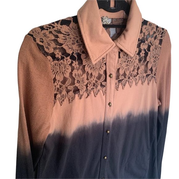 Gimmick By BKE Ombre Floral Embroidered Button Up - Picture 7 of 8